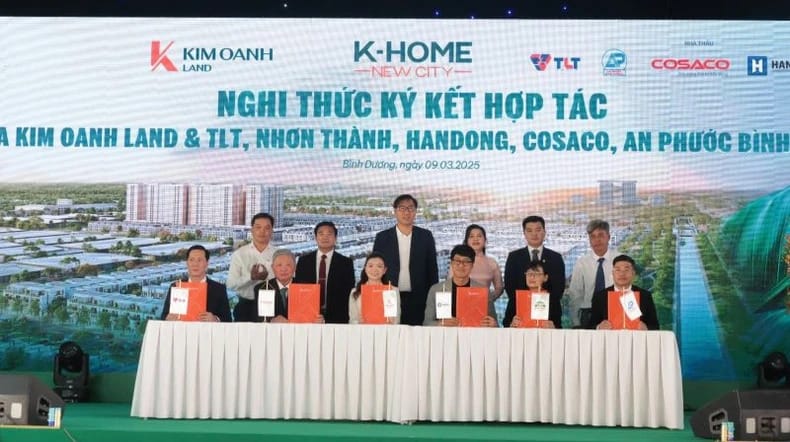 Kim Oanh Land ký kết hợp tác cùng 5 nhà thầu xây dựng uy tín. Ảnh: Báo Nhân Dân.